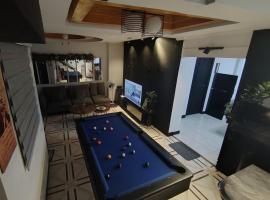 Maison Dos 3 bedroom, with 200mbps internet speed, netflix and aircon, hotel i Antipolo