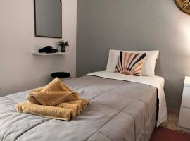 SUNRISE near the sea apartment, hotel a Artemida