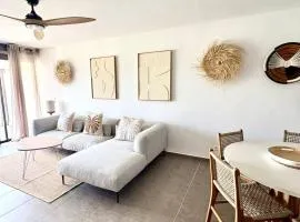 Sea Edge, 2 bdr with terrace pool front