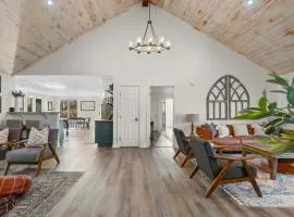 Leipers Fork Hilltop Home on 12 Private Acres near Franklin and Nashville