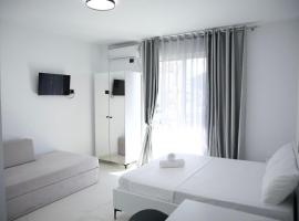Vila Lori, hotel a Ksamil