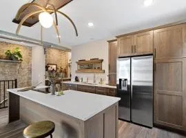 The Bentley, Luxury Boutique Stay in Downtown Milwaukee