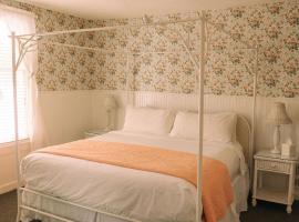 Terrace Inn and 1911 Restaurant, hótel í Petoskey