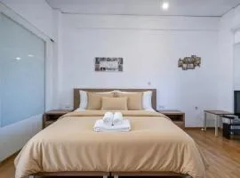 Xolargos Supreme Next to Metro