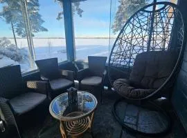 Mökki järven rannalla, Matkailukartano Kivennapa