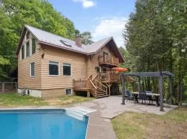 Modern Cottage Laurentians Private Pool & Nature