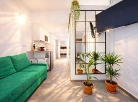 NUEVO Casco Antiguo, playa y castillo