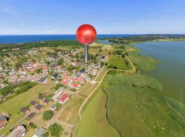 Achterhus Usedom - idyllisches Ostsee Ferienhaus am Achterwasser, Hotel in Zempin