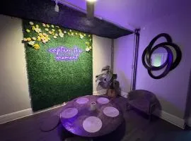 Philly Coed Dorm!! 15 Min Train to Center City!