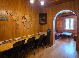 My Hostel with Palm, מלון בבאטומי