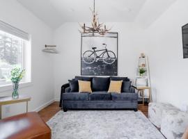 Camas में, होटल Urban Tiny House near Portland & Columbia Gorge