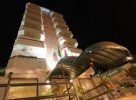 塞拉內格拉蒙塔納酒店