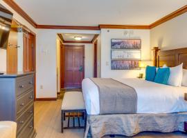 Spa and Ski-InandOut Access! Everline Resort Studio, Hotel in Olympic Valley