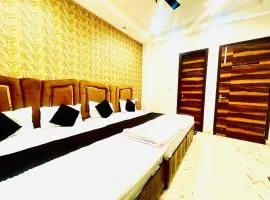 Hotel Embassy - 250 Mtrs Near Golden Temple