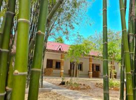 แบมบู รีสอร์ท ช่องเม็ก, хотел в Ban Nong Mek