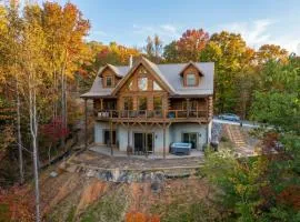 Sunset Mountain Lodge - Catawba Falls Retreat, Views, Hot Tub and Game Room