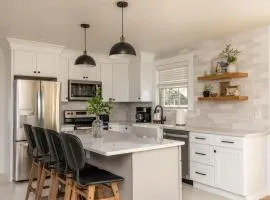 The Amish Country Cottage Hot Tub Game Room