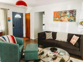 Charming Cottage w Hot Tub