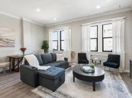 Stunning Apartment w Panoramic Downtown Views!