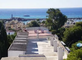 Playa y Puerto Marina a 5 minutos