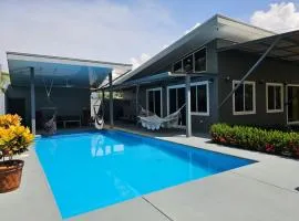 3 bedroom home close 2 beach in Uvita! Casa Feliz