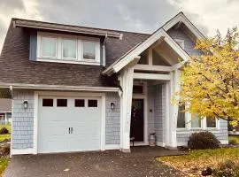 Qualicum Landing West Coast Cottage