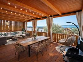 Rose Diamond Villa - cosy, large, family mobile home, free wifi and parking, hotel a Pakoštane