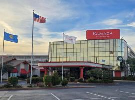 Ramada by Wyndham Tulsa Broken Arrow，斷箭鎮的飯店