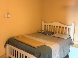 Room 6, Hotel in Serekunda