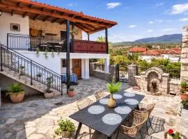 Archontiko Kastellia - Stone Guesthouse with Fireplace and Mountain View