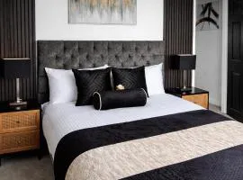 Rosie House 3 bedroom House in Sandbach with Parking