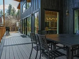 Cozy 3BR Retreat with Lake Access , Golf Cart , 11 guests