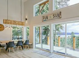 Cozy 3BR Retreat with Lake Access , Golf Cart , 11 guests