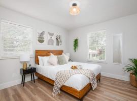 Serene Place Walk to UF Stadium Near Shands & Downtown, hotel a Gainesville