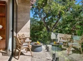Narai 2BR Rooftop Pool & Jacuzzi