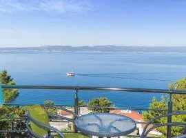 Beautiful Apartment In Brela With Wifi