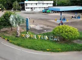 Hotel Oasis Juncal, khách sạn ở Estación El Salto