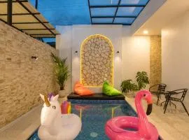 Villa Rooz BARU private pool dining kitchen