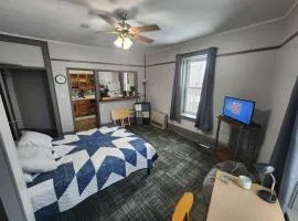 K5 2nd Floor Studio Near MTU, Keweenaw, Great Rates