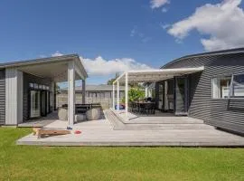 Beach House at 406 - Walk to the beach