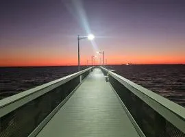 Waterfront Balcony Condo & Beach Access Hot Tub