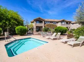 Dog-friendly condo close to hiking with outdoor pool, hot tub & fitness room