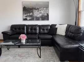 Location! Location! 2bd 1bth spacious apartment!