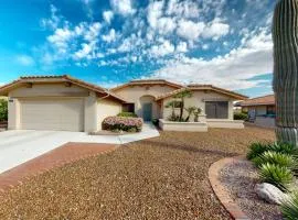 Radiant desert stay with pool and tennis access - mountain views, dogs ok