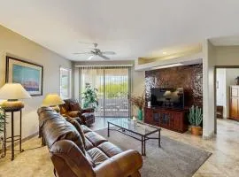 Charming dog-friendly condo with pool, hot tub, washer, dryer, & AC