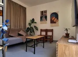 casa privada con jardín y cochera