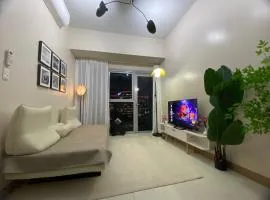 Playful 1BR With Magnificant Bayview Garden View Near Okada Solaire Aiports with Free Parking