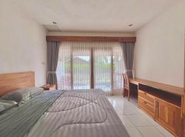 Sonteng homestay, hotel i Sengkol