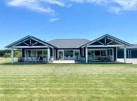 Estate Escape - Modern Luxury