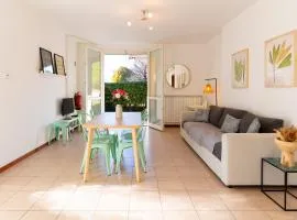 giardino e piscina apartment